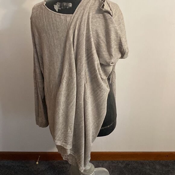 Gibson & Latimer 1 shoulder asymmetrical poncho, size 3X - Picture 4 of 5